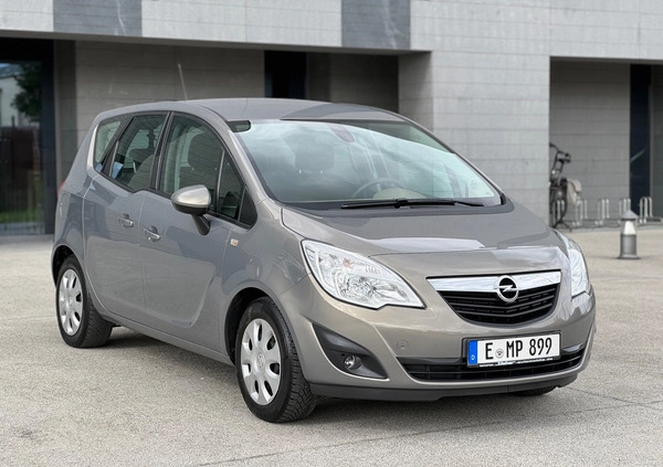 Opel Meriva cena 28900 przebieg: 97000, rok produkcji 2010 z Rzeszów małe 232